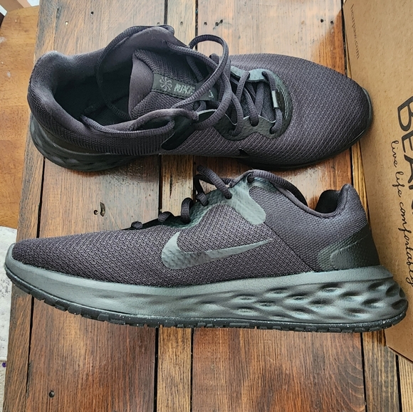 Size 10 brand new Nike - Picture 3 of 3